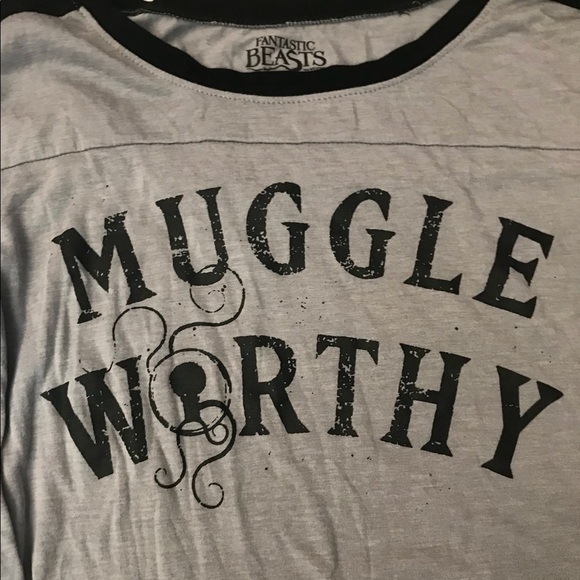 Bundle of 2 Fantastic Beasts Shirts sz Small - Picture 3 of 6